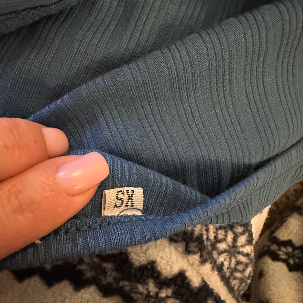 Women's Blue Ribbed Top - Picture 4 of 4